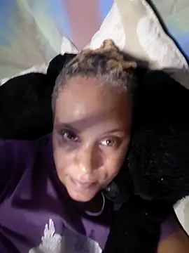 Snapshot of BadGyalGem chatting on April 22, 2026, 2:25 am BadGyalGem online show from April 22, 2026, 2:25 am