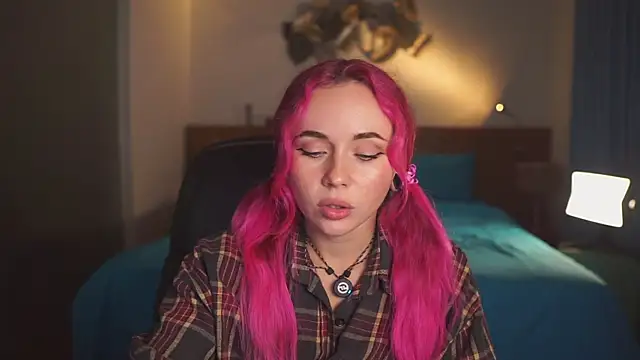 Sarah Pink online show from May 9, 2026, 2:33 pm