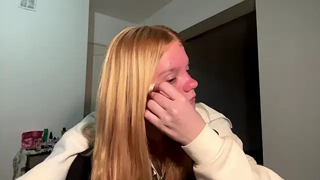 Tiffany Muse online show from April 16, 2026, 1:28 am