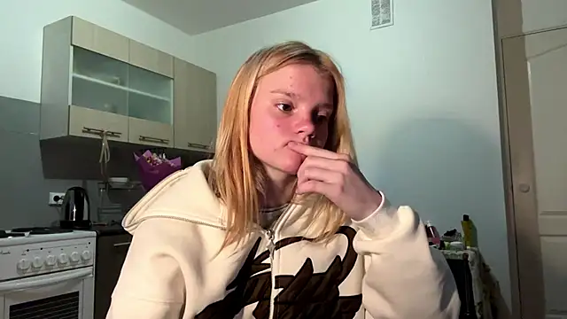 Tiffany Muse online show from April 19, 2026, 2:22 am