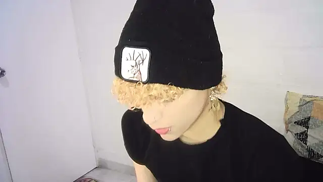 lucke collins22 online show from March 2, 2026, 8:10 am