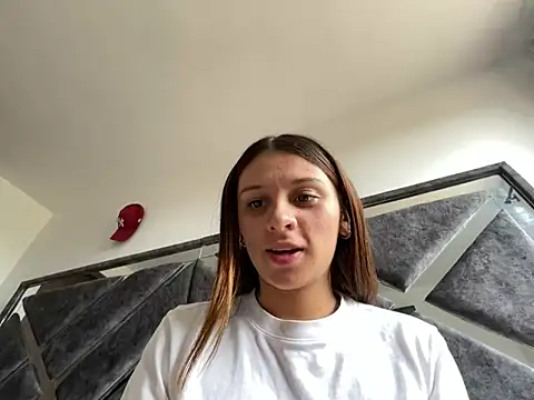 alison parkerr26 online show from February 20, 2026, 7:14 pm