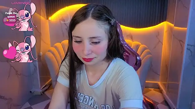 Snapshot of Ariana18_b chatting on May 28, 2026, 12:46 pm Ariana18 b online show from May 28, 2026, 12:46 pm