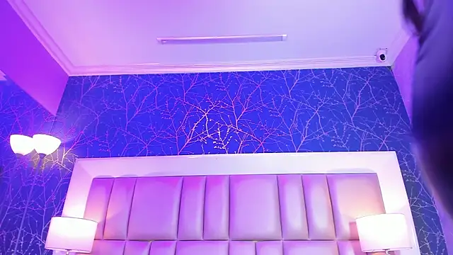 KiaraEverly online show from April 7, 2026, 11:54 am