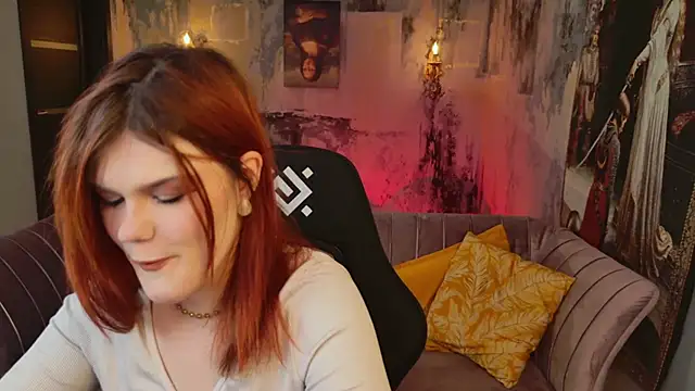 EllieFoxy online show from February 18, 2026, 9:44 pm