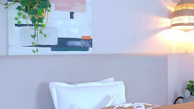 Snapshot of VioletBloomm chatting on April 14, 2026, 3:12 am VioletBloomm online show from April 14, 2026, 3:12 am