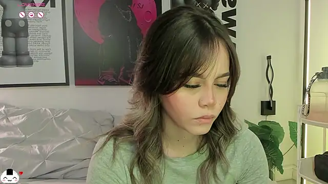 Hey lucy   online show from April 7, 2026, 11:10 am