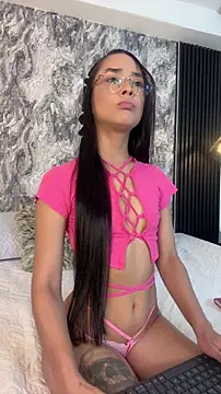 Mialarouse online show from February 8, 2026, 8:01 pm