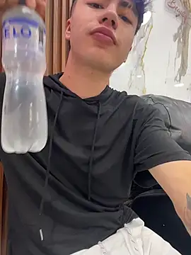 Snapshot of AlexanderCollman2 chatting on February 18, 2026, 9:33 pm AlexanderCollman2 online show from February 18, 2026, 9:33 pm