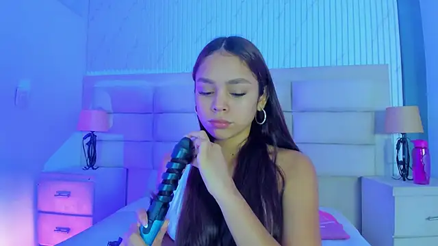 CarolineFyre online show from March 30, 2026, 12:17 pm