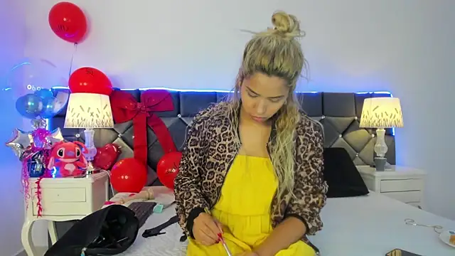  Giorgiina  online show from February 10, 2026, 12:09 pm