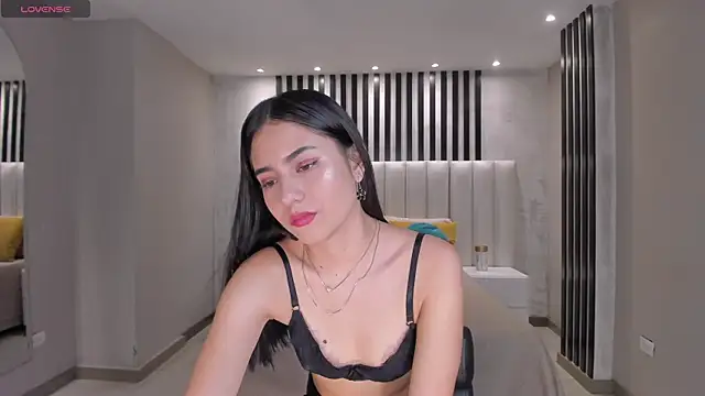 Snapshot of LucieMartin chatting on March 3, 2026, 7:31 pm LucieMartin online show from March 3, 2026, 7:31 pm