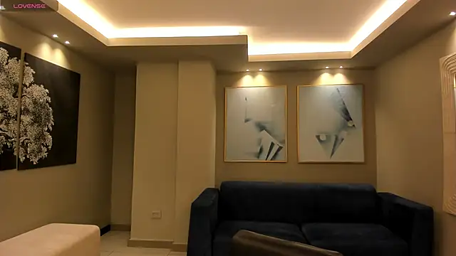 Snapshot of LucieMartin chatting on March 11, 2026, 7:31 pm LucieMartin online show from March 11, 2026, 7:31 pm