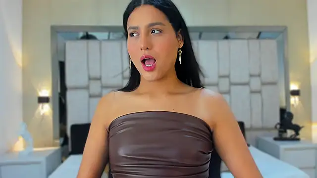 ValeryCooper18 online show from February 16, 2026, 6:48 pm