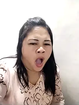 Snapshot of biggbooty15 chatting on February 21, 2026, 12:11 am biggbooty15 online show from February 21, 2026, 12:11 am