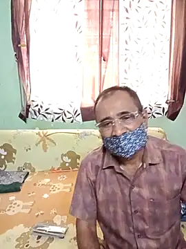 HoneyHush online show from February 6, 2026, 8:07 am