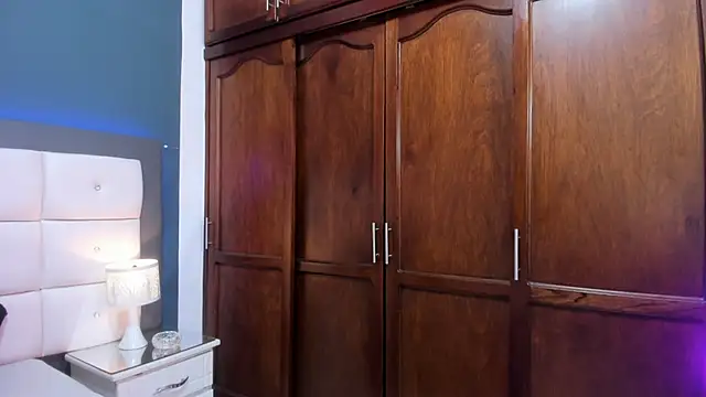 RED VIOLETH online show from February 2, 2026, 2:27 pm