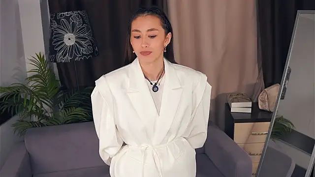 DeliaPesta online show from February 2, 2026, 4:27 pm