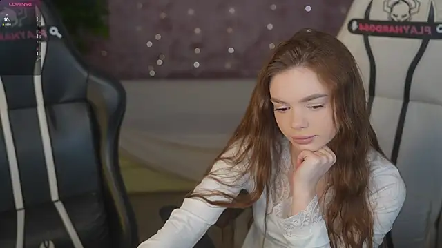 Snapshot of Zlata_Sky chatting on July 20, 2026, 11:23 am Zlata Sky online show from July 20, 2026, 11:23 am