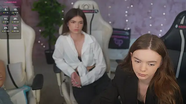 Snapshot of Zlata_Sky chatting on July 28, 2026, 6:53 pm Zlata Sky online show from July 28, 2026, 6:53 pm