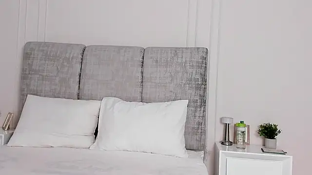 PenelopeSaenz  online show from February 20, 2026, 12:27 pm