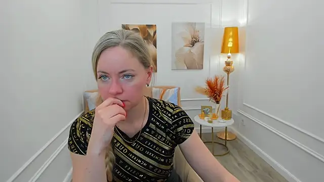 Snapshot of CharlotteKerti chatting on April 1, 2026, 5:54 pm CharlotteKerti online show from April 1, 2026, 5:54 pm