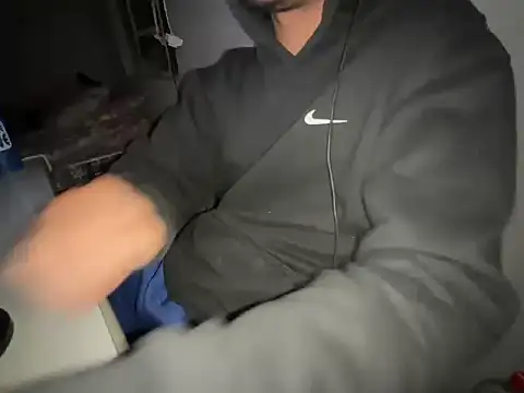 Snapshot of cerejadc chatting on April 14, 2026, 5:02 am cerejadc online show from April 14, 2026, 5:02 am