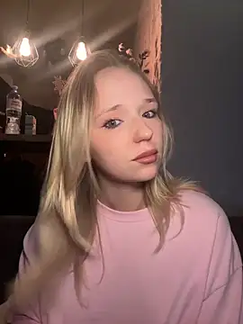 RollDollsi online show from March 16, 2026, 6:06 am