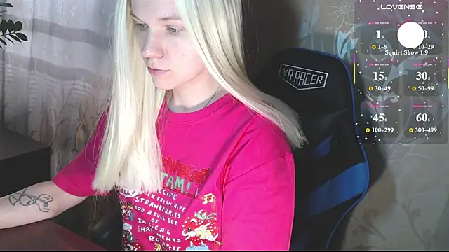 Snapshot of Shiny_Victoria chatting on April 8, 2026, 9:42 am Shiny Victoria online show from April 8, 2026, 9:42 am