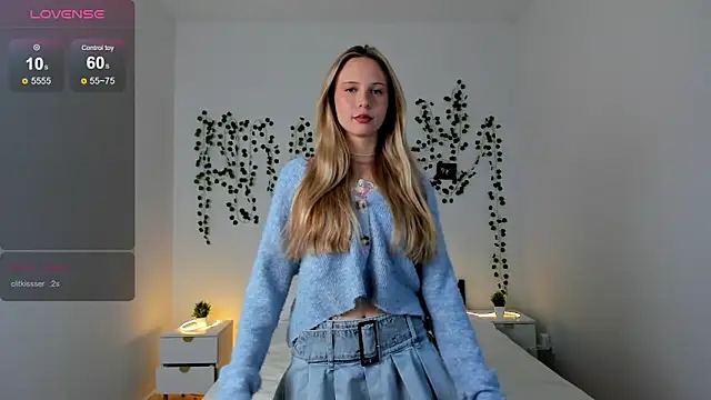 EllyMartinez online show from February 5, 2026, 4:22 pm