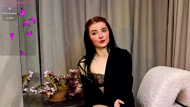 NicoleLuxe online show from February 24, 2026, 5:33 pm