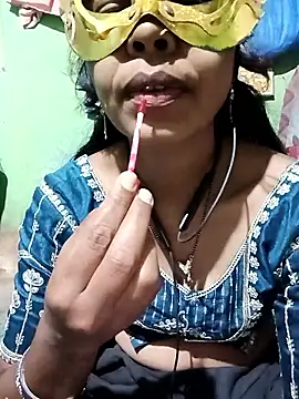 Royal hotti0011 online show from March 25, 2026, 9:04 am