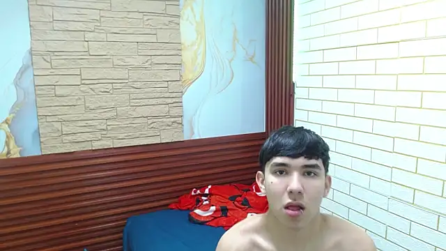 massimoferrera303av online show from March 2, 2026, 9:32 pm