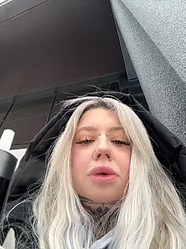 Snapshot of Chiibi chatting on February 16, 2026, 9:49 am Chiibi online show from February 16, 2026, 9:49 am