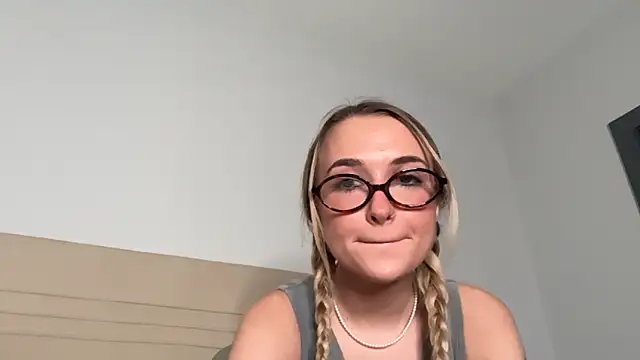 kelseyblu online show from February 4, 2026, 11:42 pm