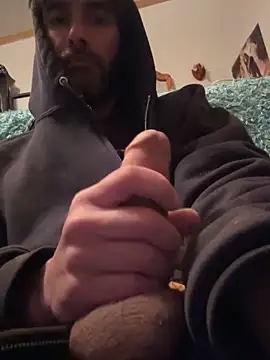 Snapshot of tommattsonn chatting on April 8, 2026, 12:32 am tommattsonn online show from April 8, 2026, 12:32 am