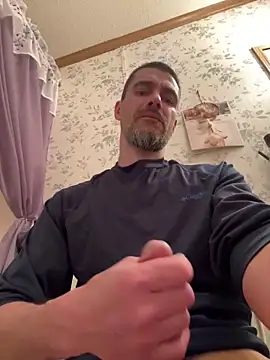 Snapshot of tommattsonn chatting on April 15, 2026, 8:20 pm tommattsonn online show from April 15, 2026, 8:20 pm