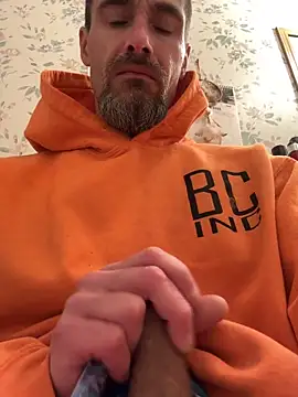 Snapshot of tommattsonn chatting on April 22, 2026, 3:57 pm tommattsonn online show from April 22, 2026, 3:57 pm