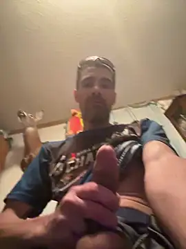 Snapshot of tommattsonn chatting on April 24, 2026, 8:28 am tommattsonn online show from April 24, 2026, 8:28 am