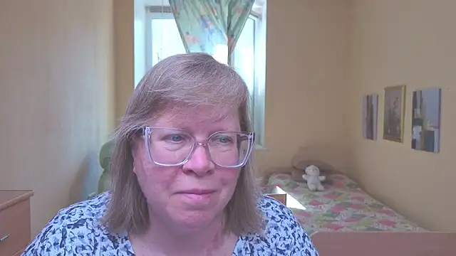 Emma Eclipsee online show from May 9, 2026, 11:26 am