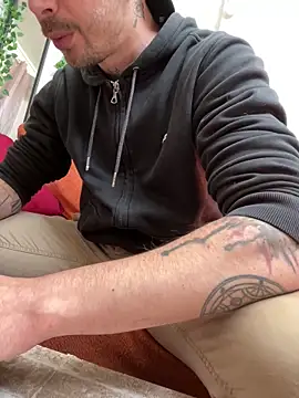 Piratee666 online show from April 15, 2026, 12:23 pm