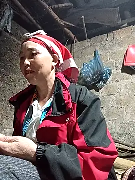 Snapshot of lena-cute chatting on February 8, 2026, 1:03 pm lena-cute online show from February 8, 2026, 1:03 pm