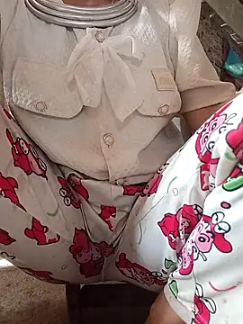 lena-cute online show from April 5, 2026, 2:31 am