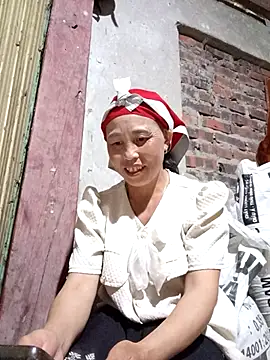 Snapshot of lena-cute chatting on April 20, 2026, 11:13 am lena-cute online show from April 20, 2026, 11:13 am
