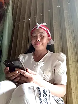 Snapshot of lena-cute chatting on April 30, 2026, 6:20 am lena-cute online show from April 30, 2026, 6:20 am
