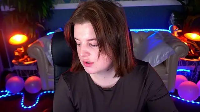 KristiFoxy online show from March 6, 2026, 1:29 pm