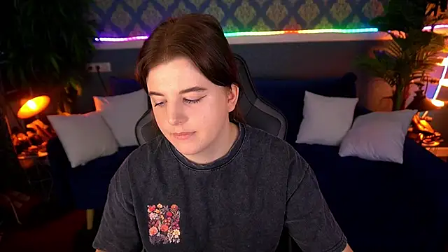 KristiFoxy online show from June 27, 2026, 6:07 am