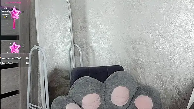 Snapshot of Mila-Naughty chatting on February 25, 2026, 6:34 am Mila-Naughty online show from February 25, 2026, 6:34 am