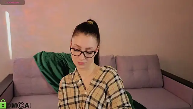 Rita Flux online show from April 2, 2026, 4:10 am