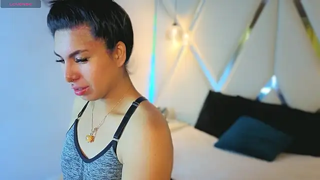 MeelFox online show from March 13, 2026, 1:40 pm